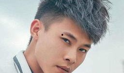 许华升最新出行爆料,揭秘明星日常